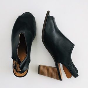 Clarks Artisan Leather Shoe Size 9